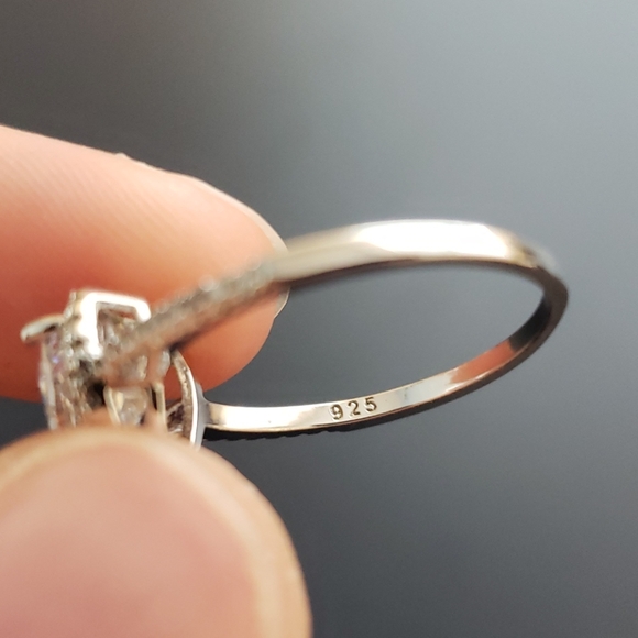 Sterling Silver Heart Ring - Picture 4 of 4